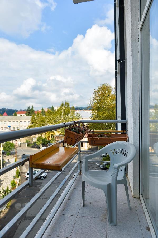 Happy Stay Hotel Кутаїсі Екстер'єр фото