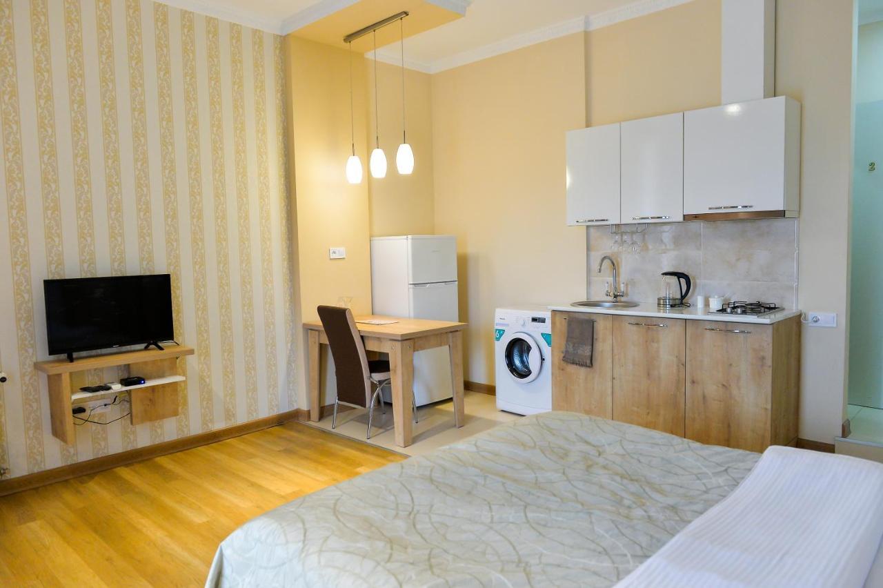 Happy Stay Hotel Кутаїсі Екстер'єр фото
