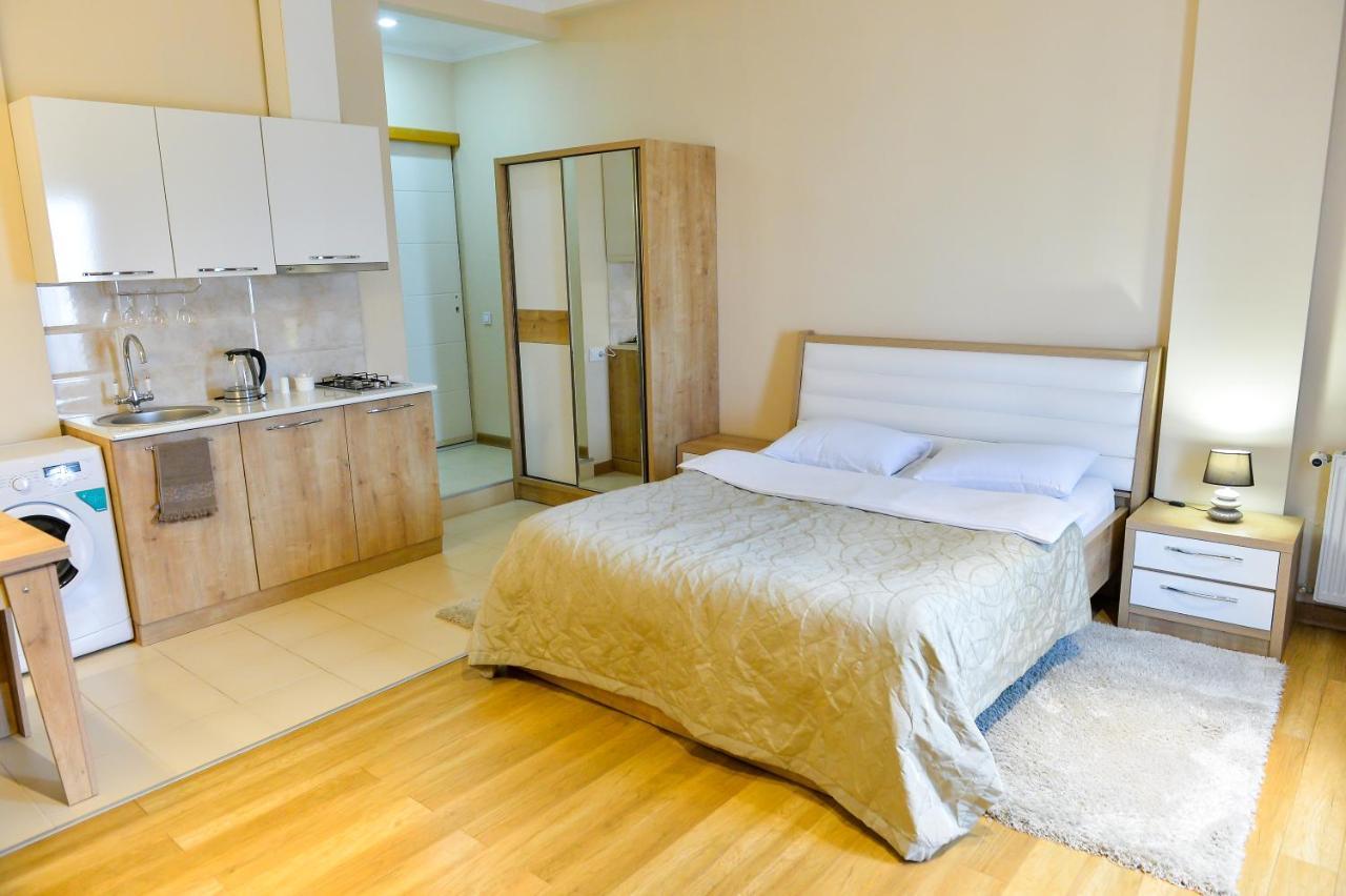 Happy Stay Hotel Кутаїсі Екстер'єр фото