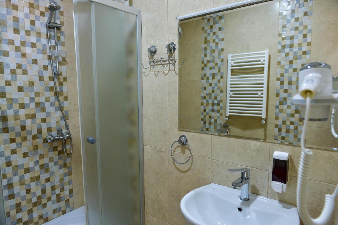 Happy Stay Hotel Кутаїсі Екстер'єр фото