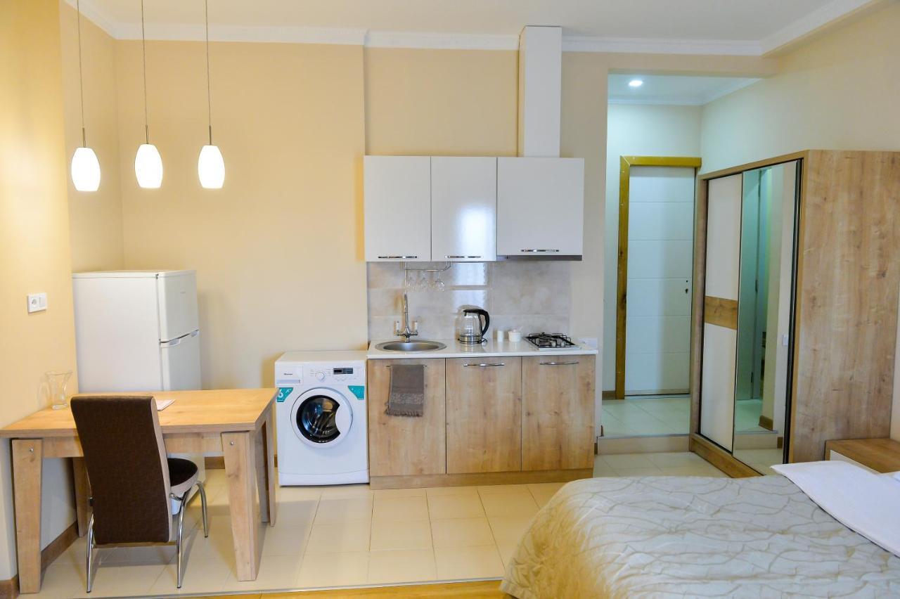 Happy Stay Hotel Кутаїсі Екстер'єр фото