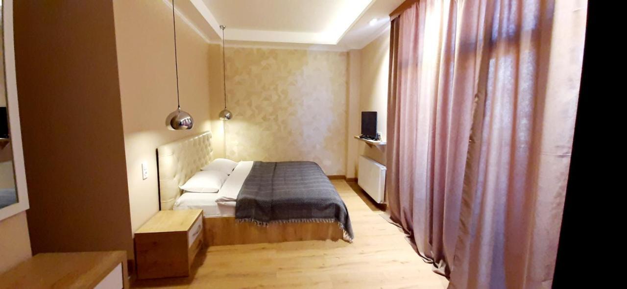 Happy Stay Hotel Кутаїсі Екстер'єр фото