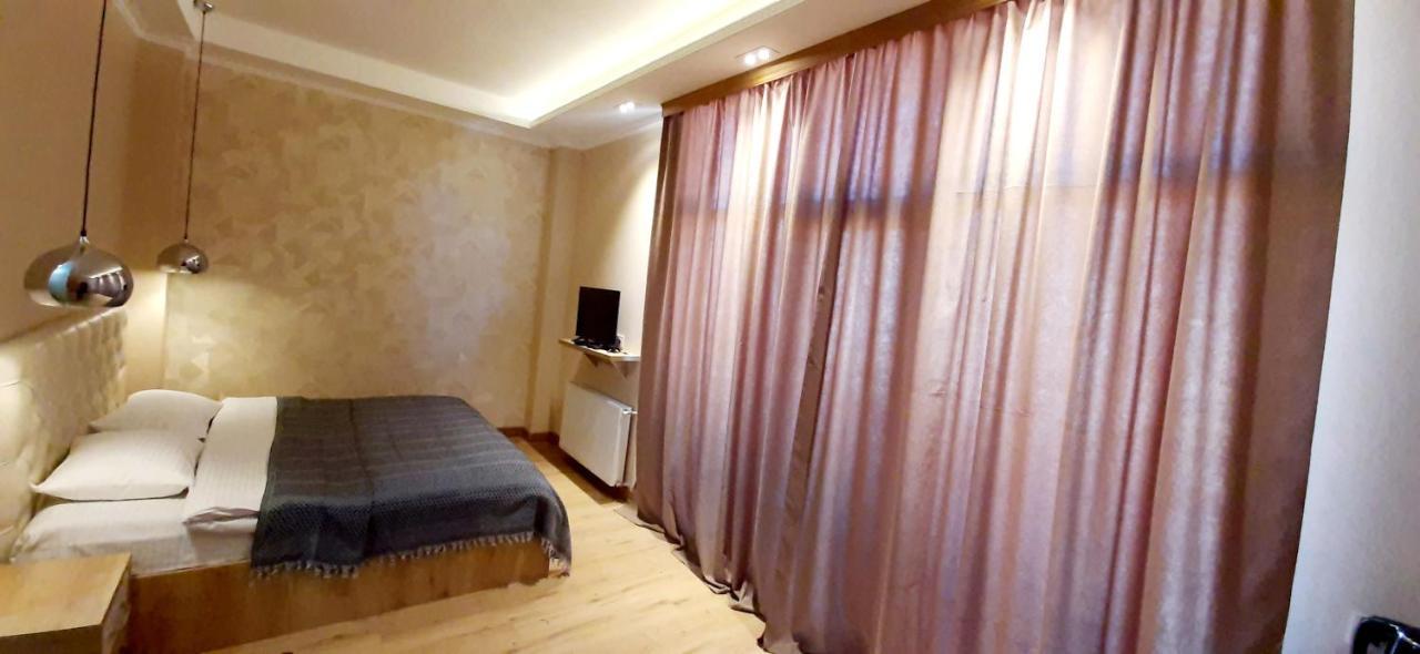 Happy Stay Hotel Кутаїсі Екстер'єр фото