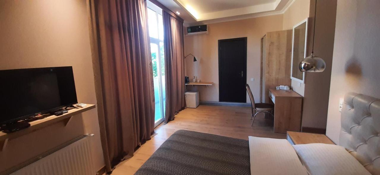 Happy Stay Hotel Кутаїсі Екстер'єр фото