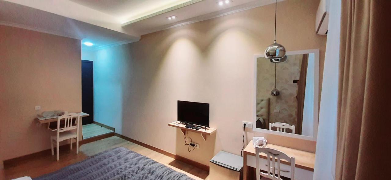 Happy Stay Hotel Кутаїсі Екстер'єр фото